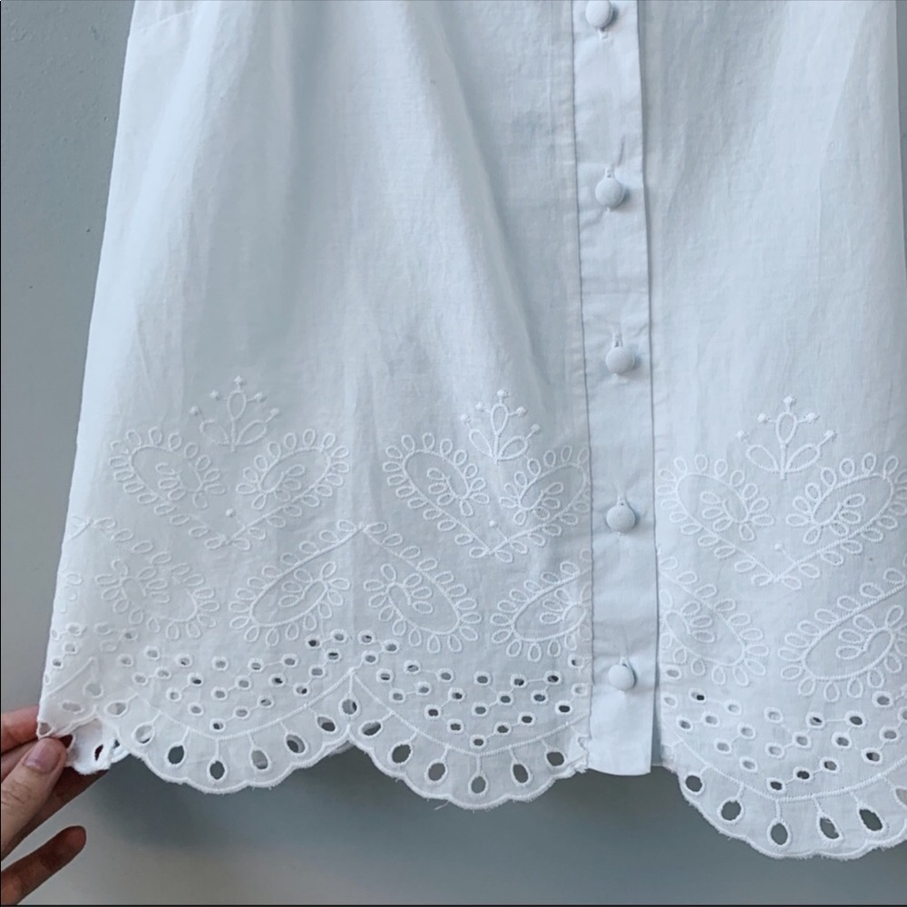 Urban Romantics Eyelet Ruffle Tank Buttons - Picture 4 of 5